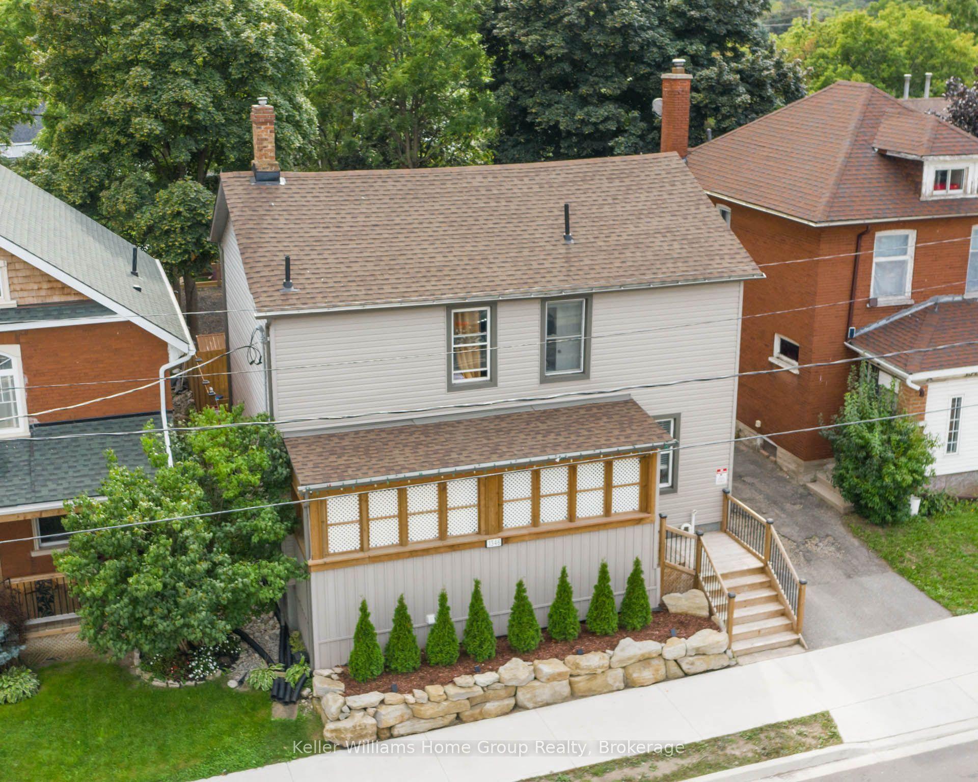 1346 King Street E, Cambridge — Multiplex for sale, photo 1