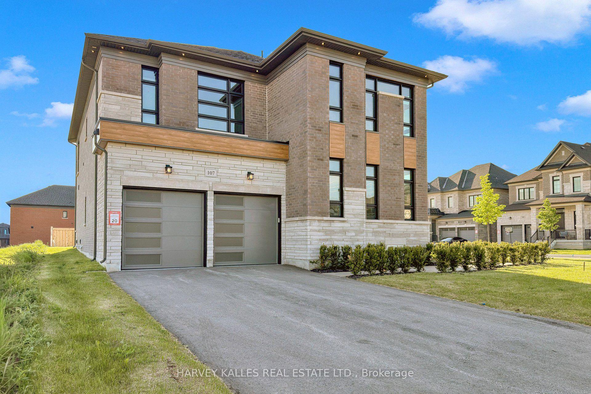 107 Winthrop Crescent — photo 1