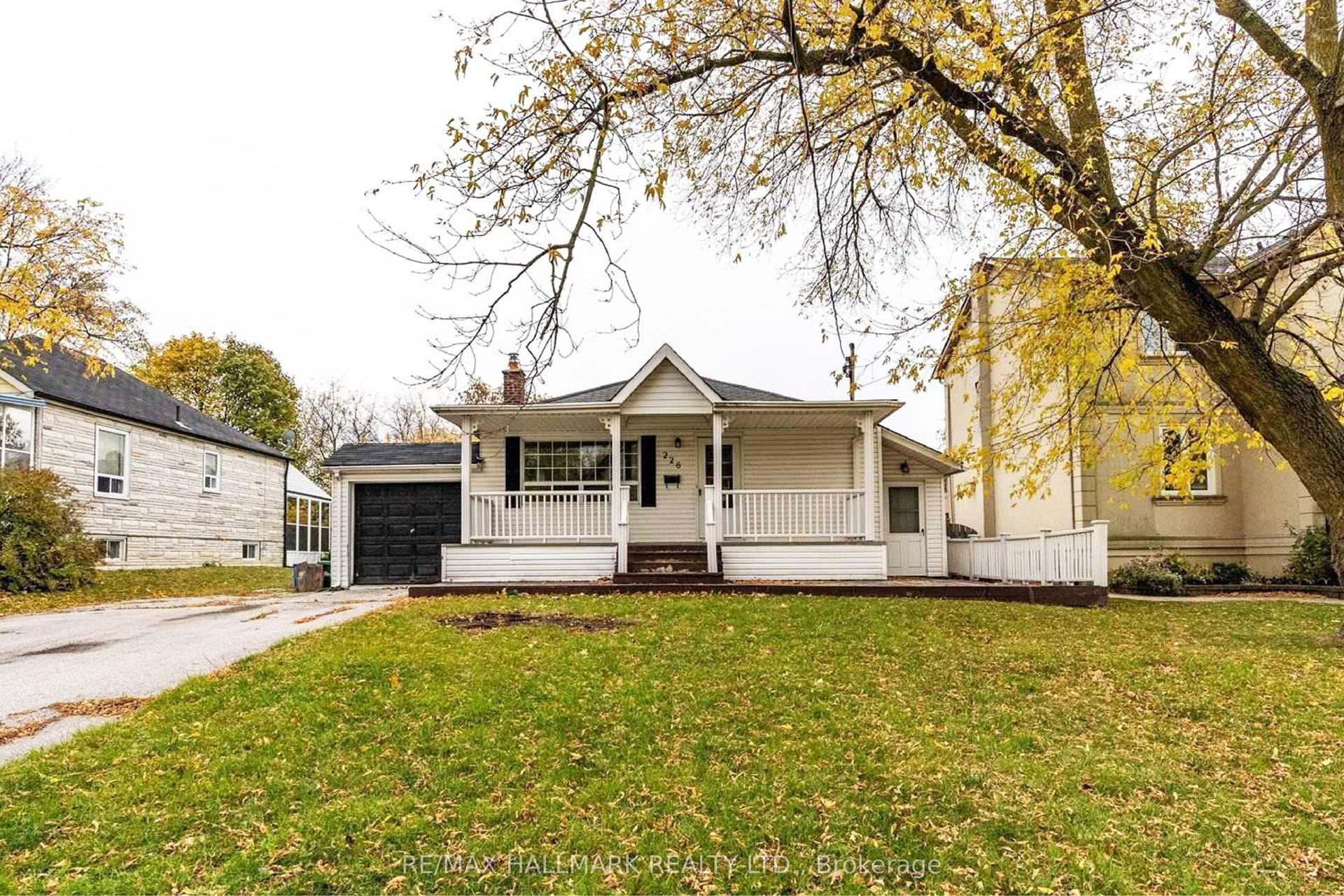 226 Lawrence Avenue, Richmond Hill — Detached for sale, photo 1