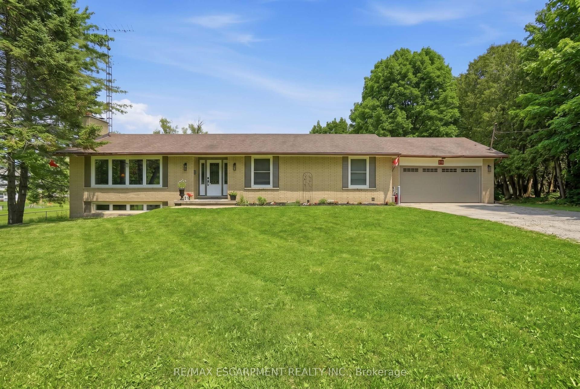318 Freelton Road, Hamilton — Detached for sale, photo 1