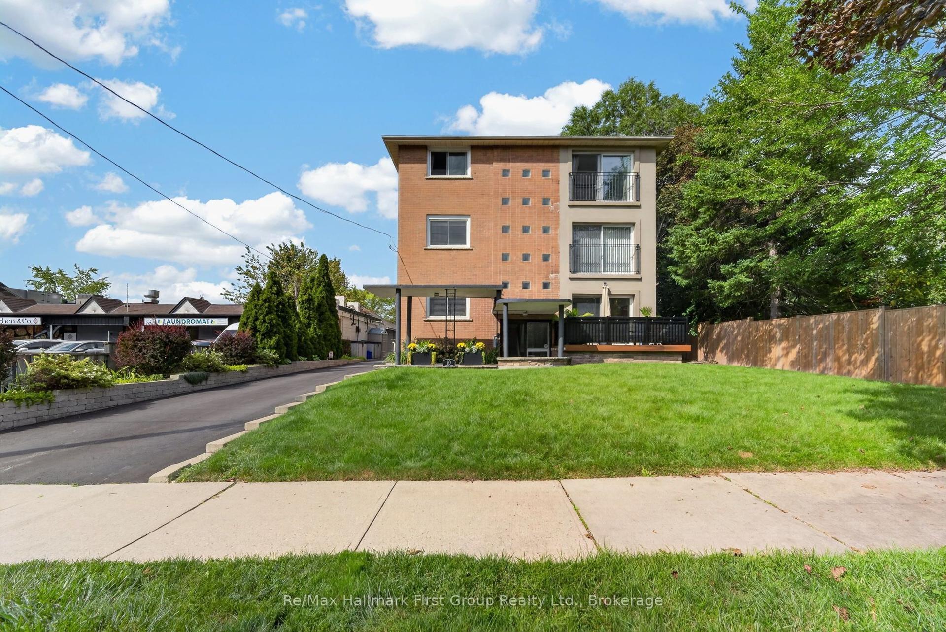 10 Lincoln Street, Ajax — Multiplex for sale, photo 1