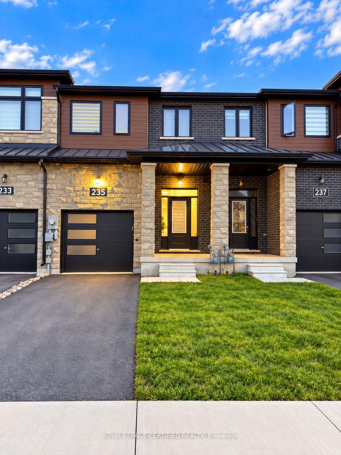 235 Lormont Boulevard, Hamilton — Townhouse for lease, photo 1