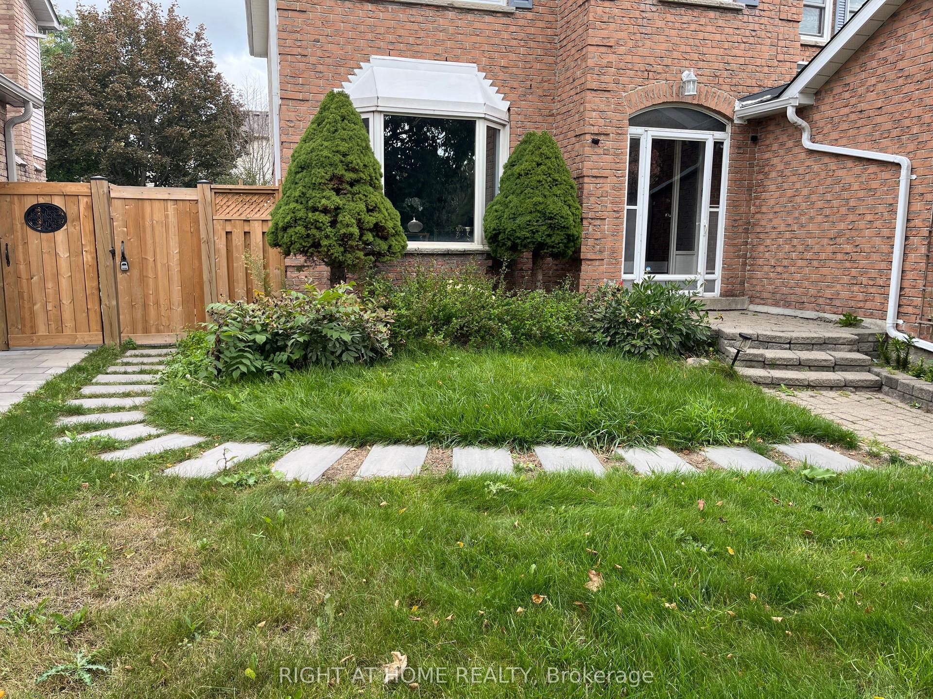 45 Stiver Drive, Newmarket — Detached for lease, photo 1