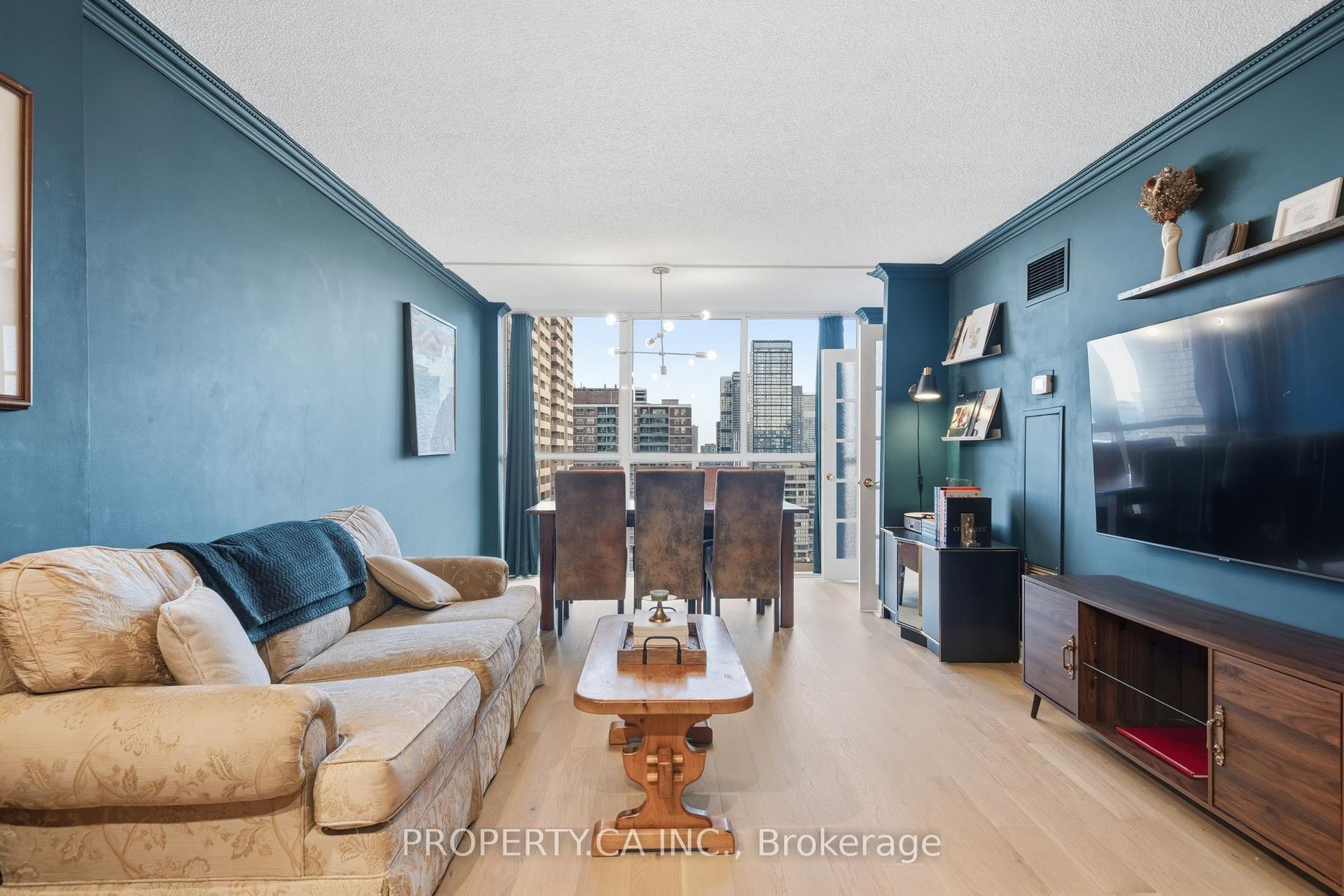 15 Maitland Place 1811 #1811, Toronto — Condo for sale, photo 1