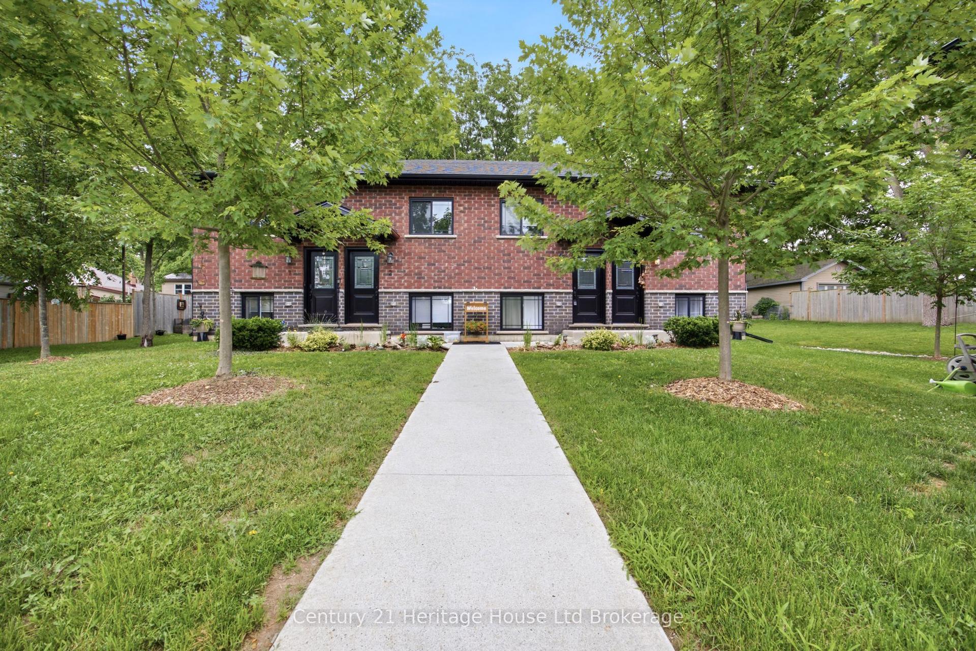 34 Bain Street 4 #4, Woodstock — Condo Town for sale, photo 1