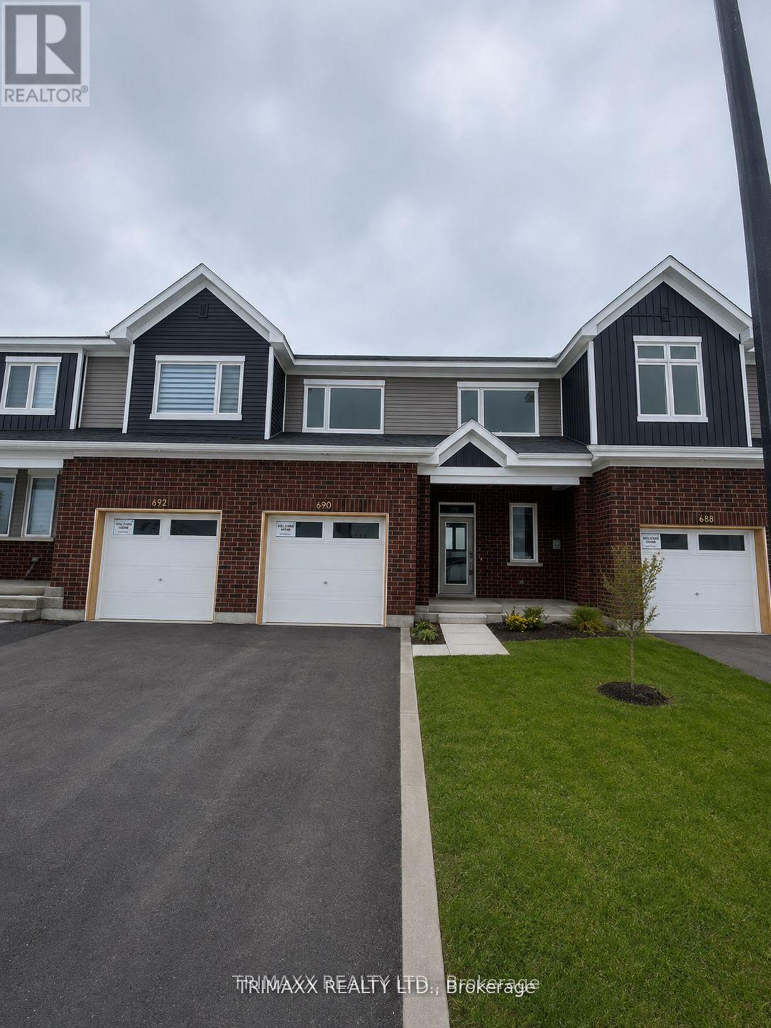 690 Expansion Road, Barrhaven — Townhouse for lease, photo 1