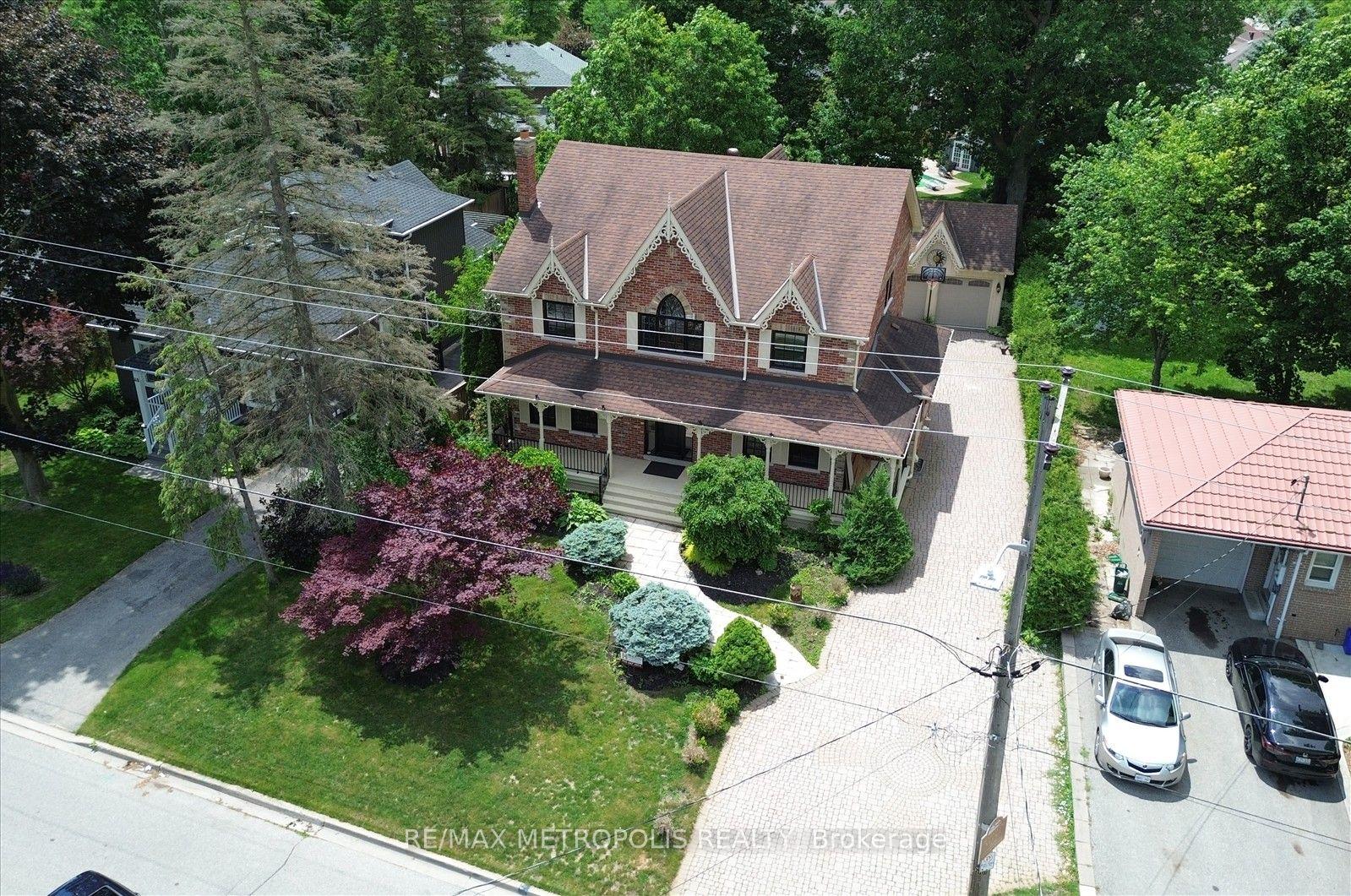 42 Peter Street — photo 1