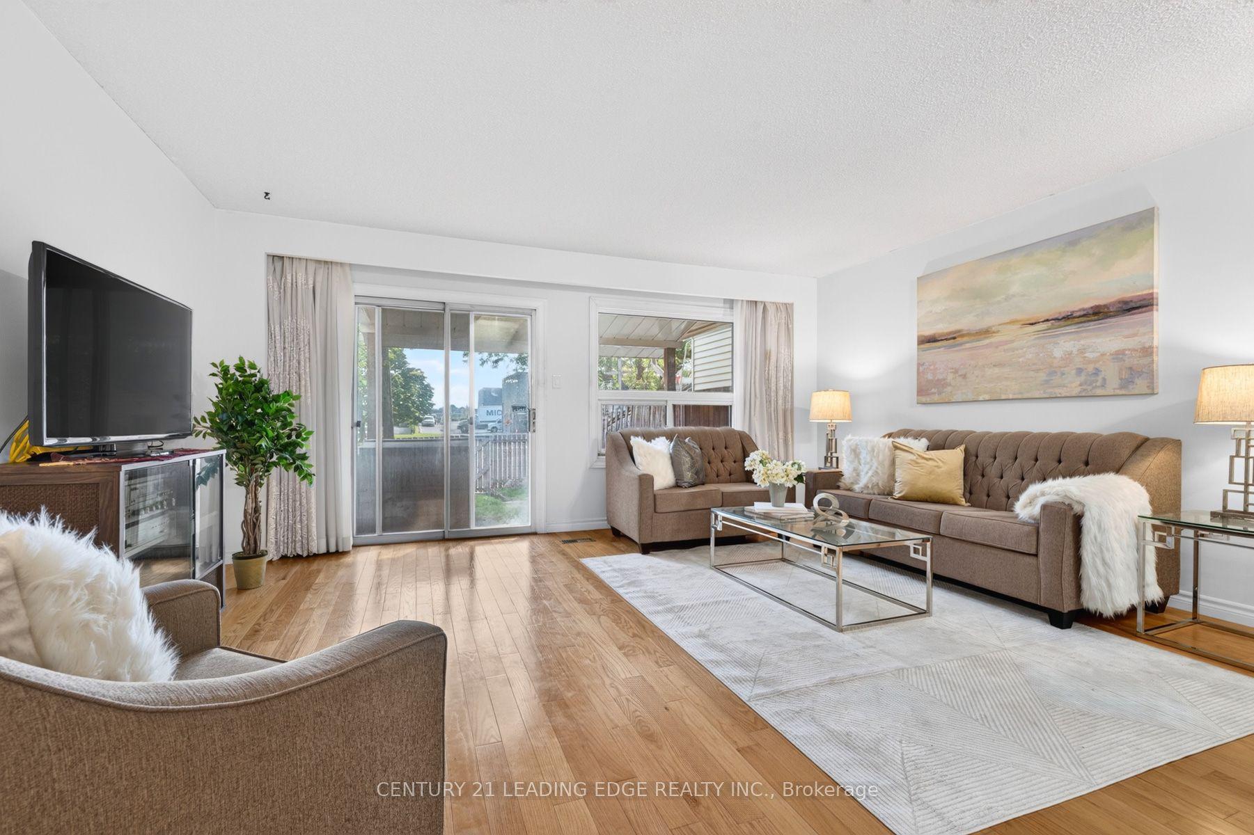 58 Valdor Drive, Toronto — Townhouse for sale, photo 1