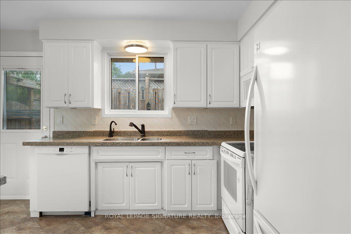 421 Franklin Street N — photo 9