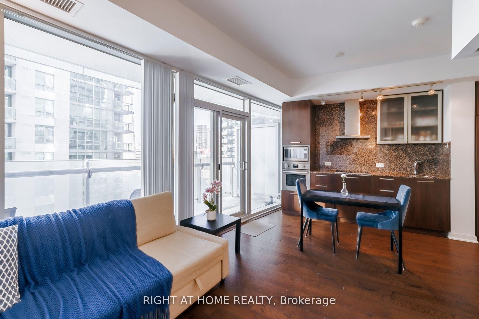 12 York Street 1906 #1906, Toronto — Condo for lease, photo 1