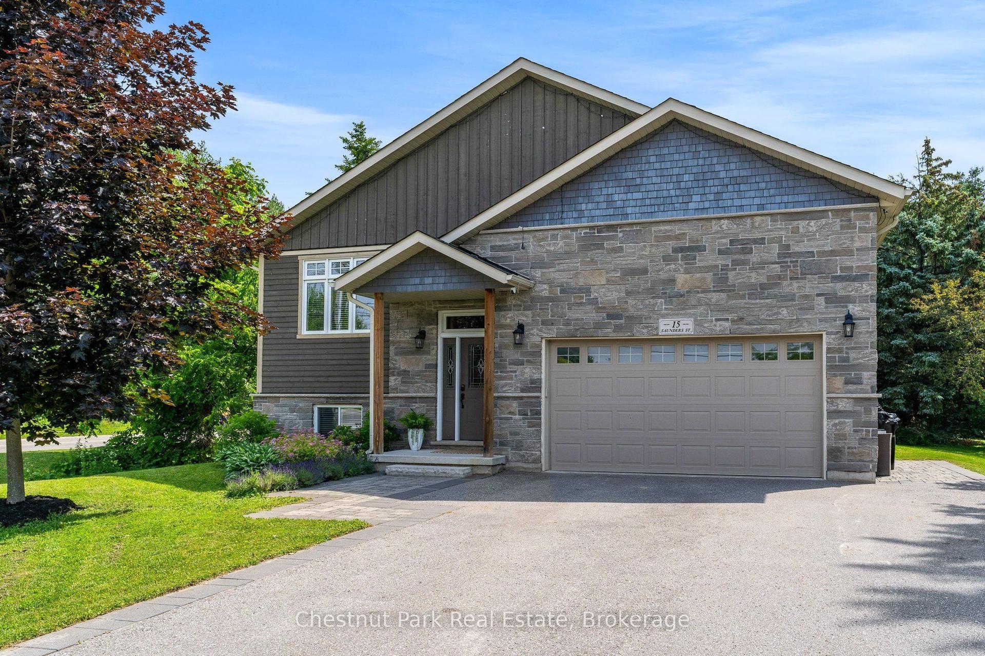 15 Saunders Street, Collingwood — Detached for sale, photo 1