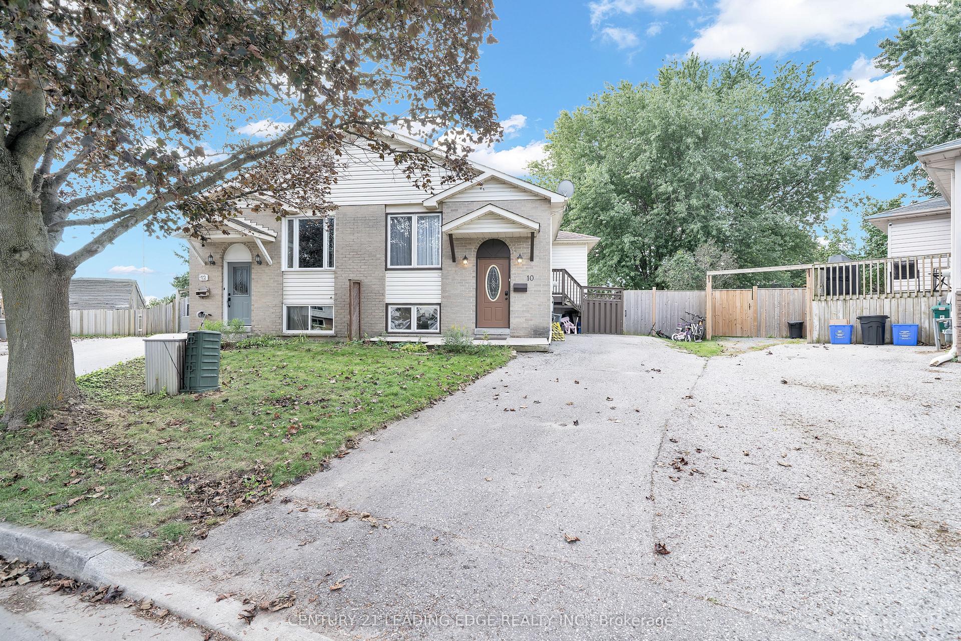 10 Fairbairn Court, Clarington — Semi-Detached for sale, photo 1
