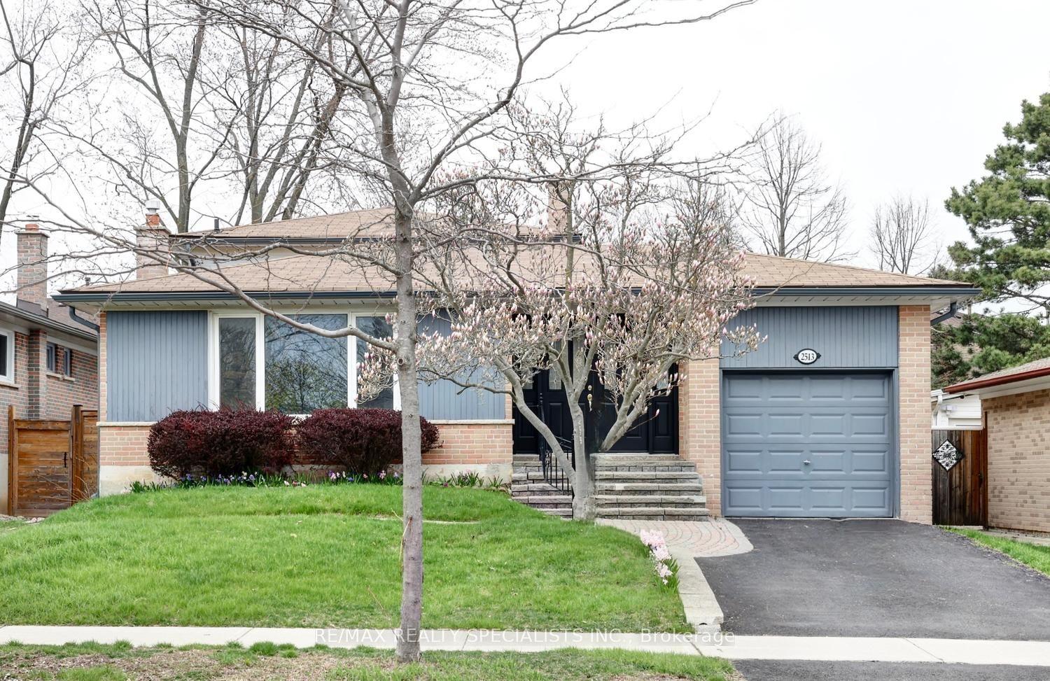 2513 Thorn Lodge Drive — photo 1