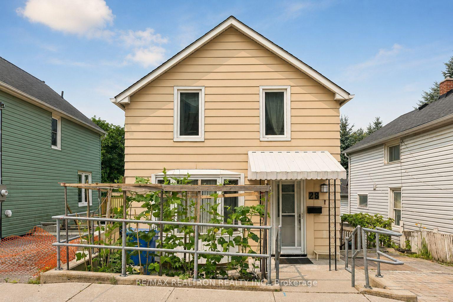 28 Machell Avenue, Aurora — Detached for sale, photo 1