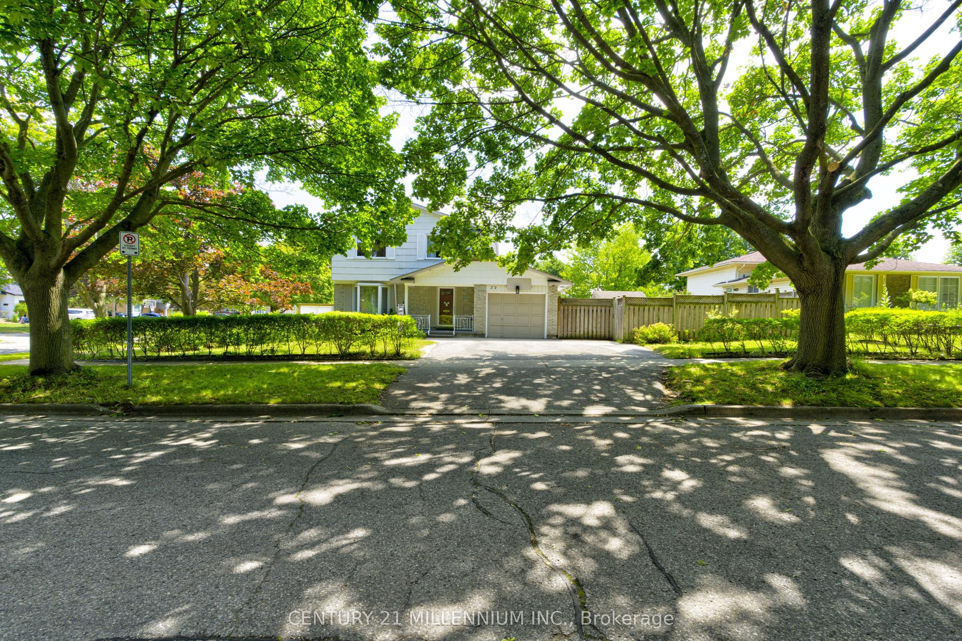 59 Lewis Crescent, Kitchener — Detached for sale, photo 1