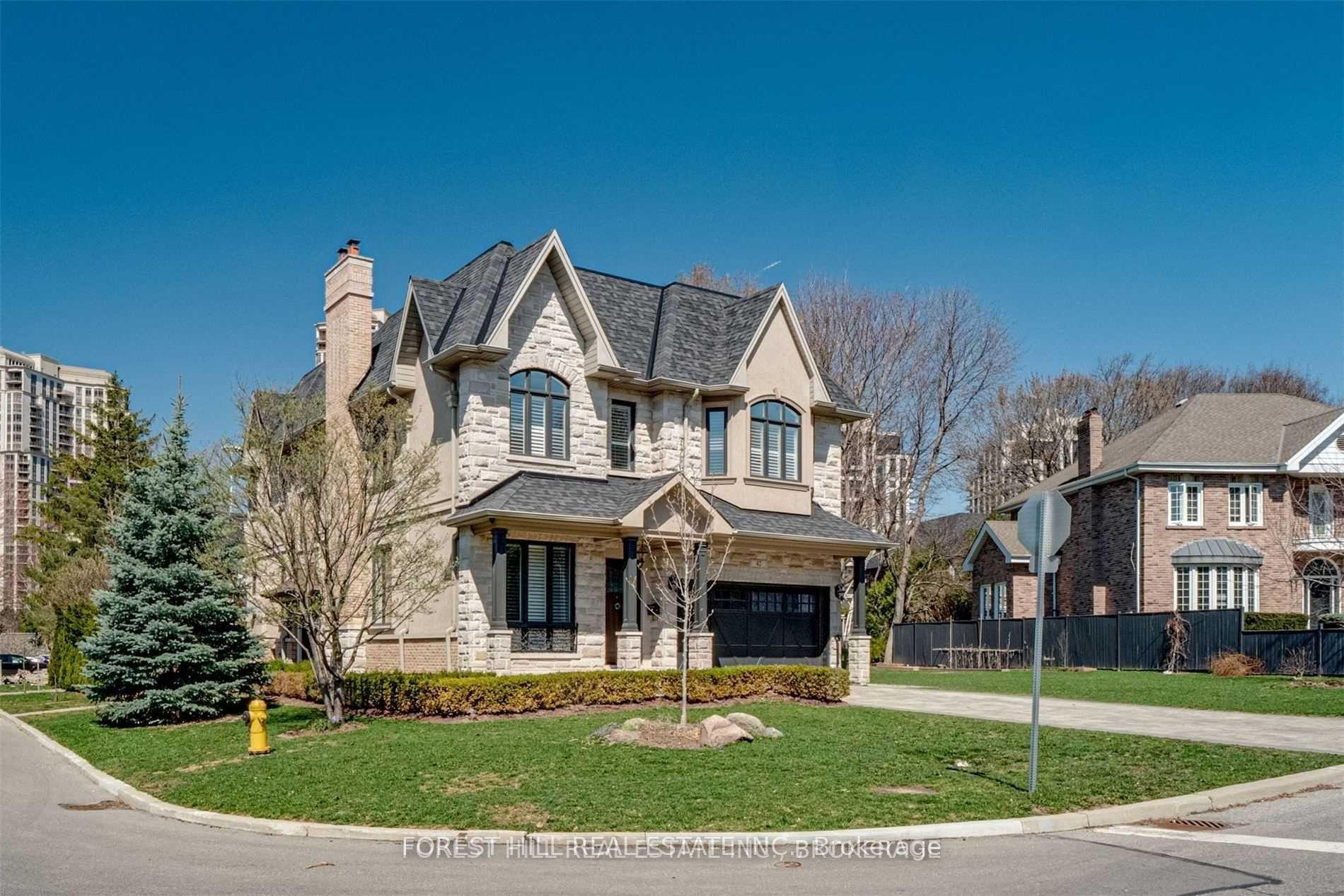 42 Yorkminster Road Crescent — photo 1