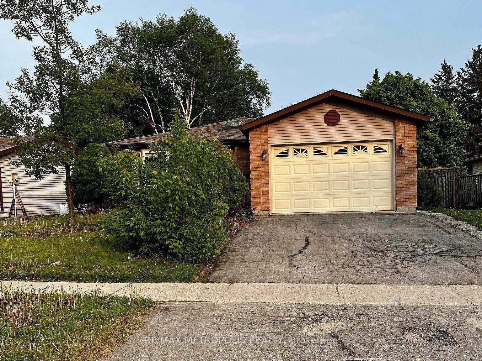 65 Gloria Street, Barrie — Detached for lease, photo 1