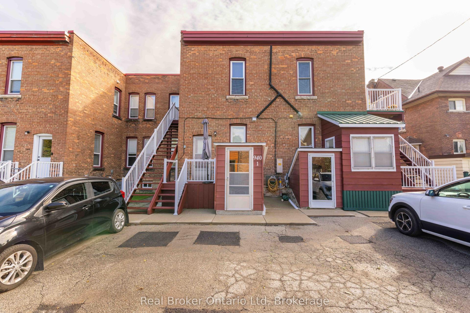 940 5th Avenue E, Owen Sound — Townhouse for lease, photo 1
