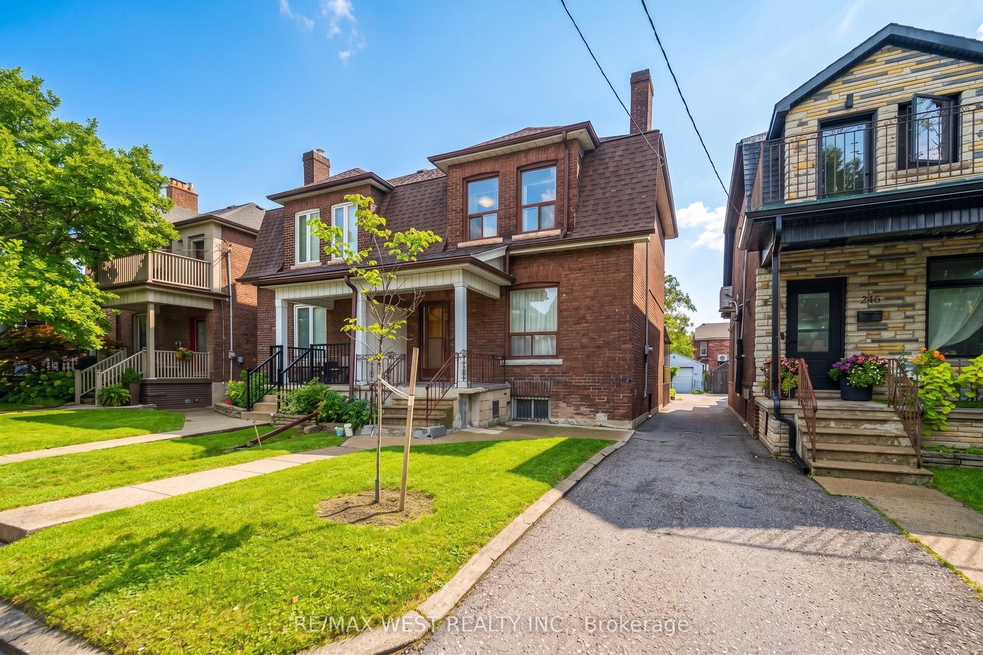 257 Delaware Avenue, Toronto — Semi-Detached for sale, photo 1