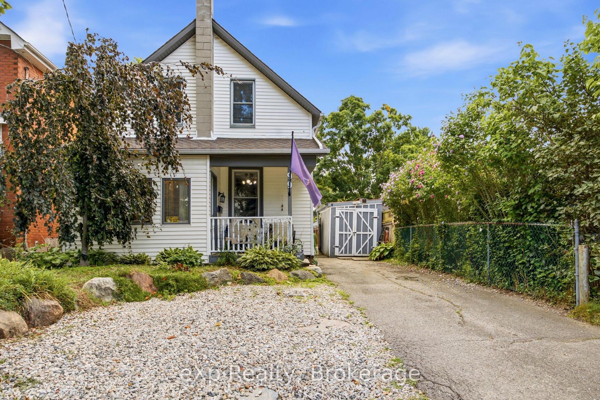 99 Dufferin Street, Stratford — Detached for sale, photo 1