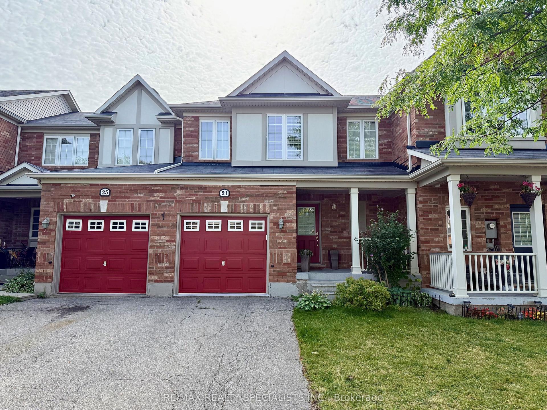 21 Mccandless Court, Milton — Townhouse for lease, photo 1