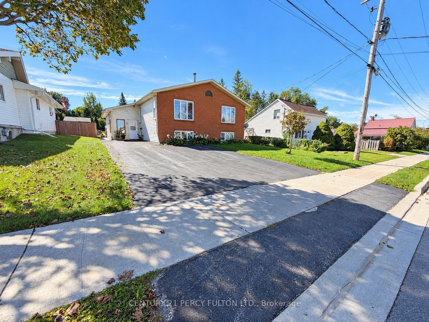 85 Denniston Street, Kawartha Lakes — Detached for sale, photo 1