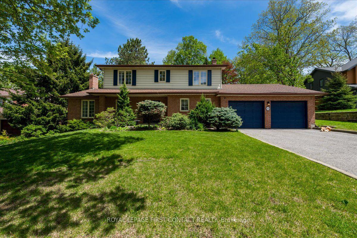 11 Forestwood Lane — photo 1