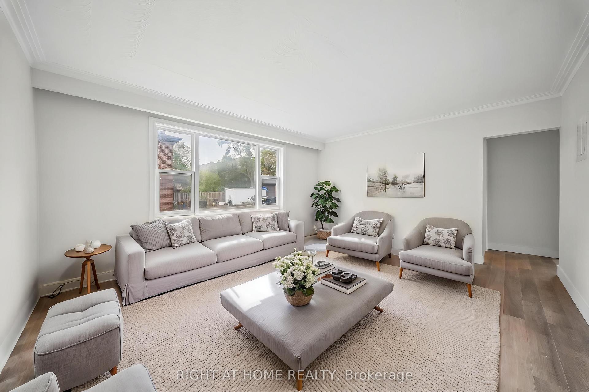 32 Vanevery Street 3 #3, Toronto — Multiplex for lease, photo 1