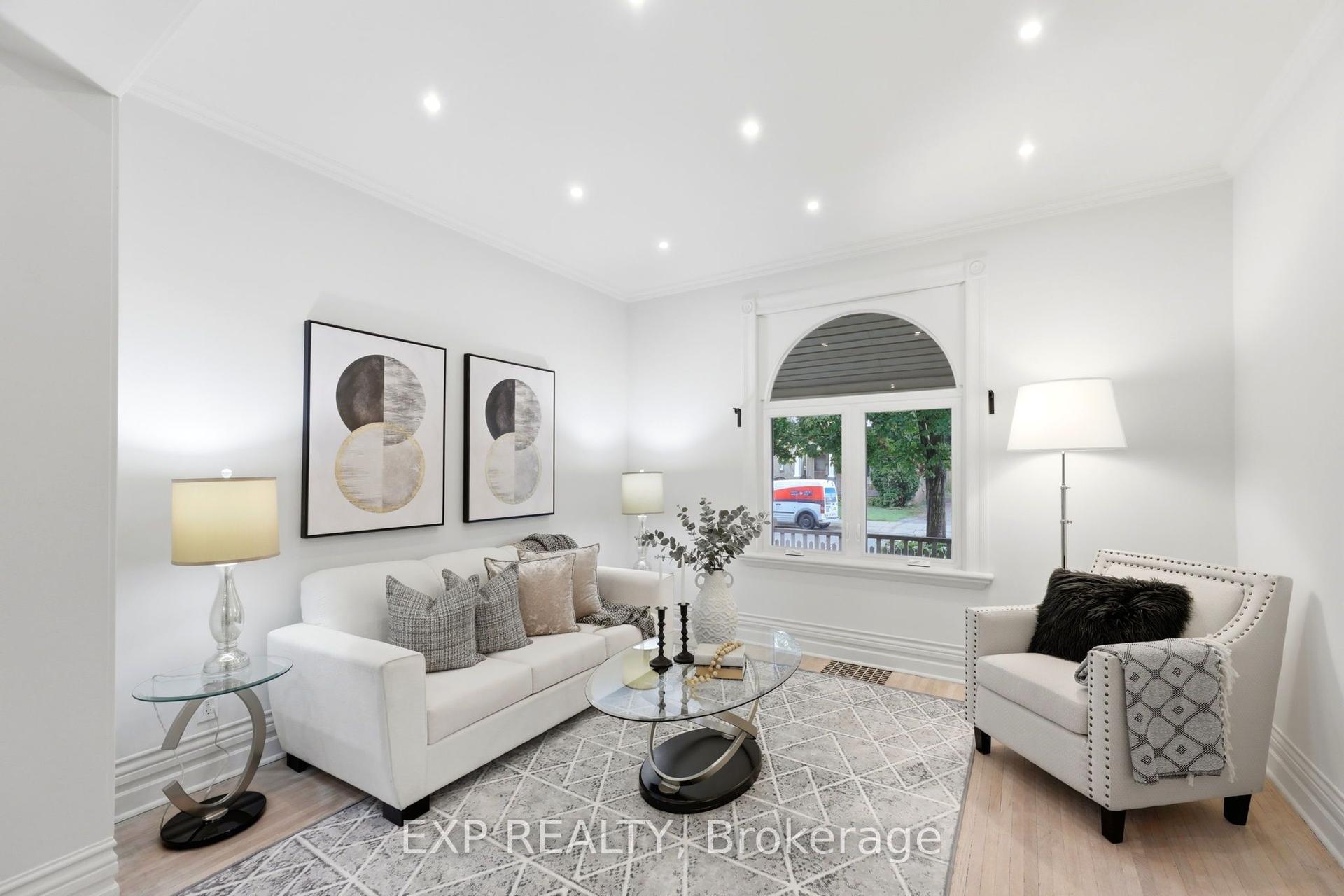 22 Hyatt Avenue, London East — Detached for sale, photo 1