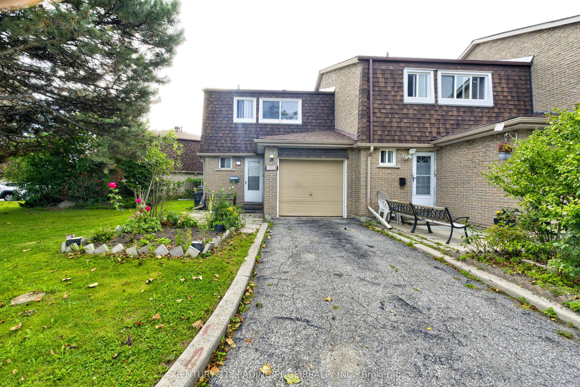 1024 Bridletowne Circle, Toronto — Condo Town for sale, photo 1