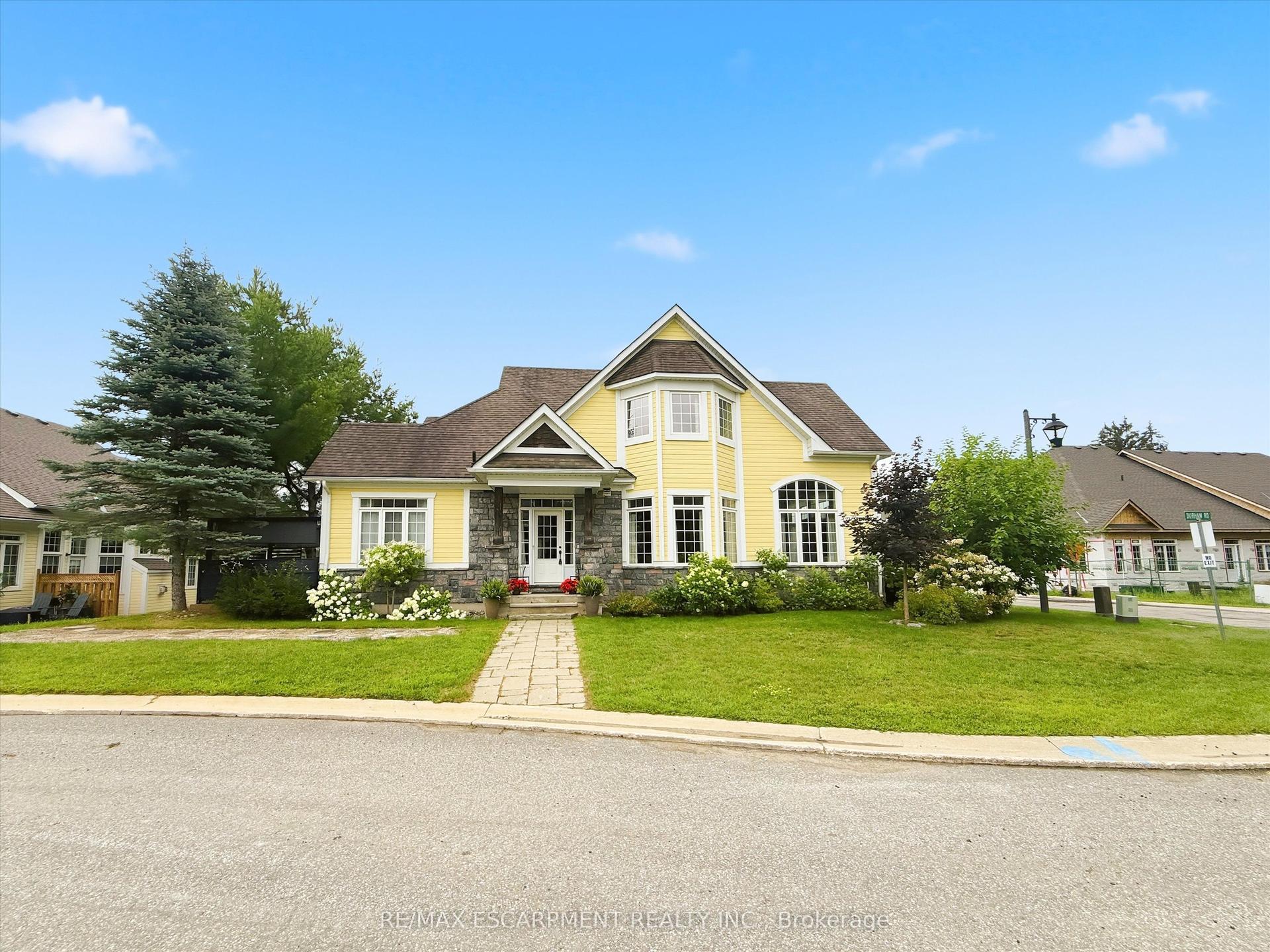 23 Spencer Street, Bracebridge — Townhouse for sale, photo 1