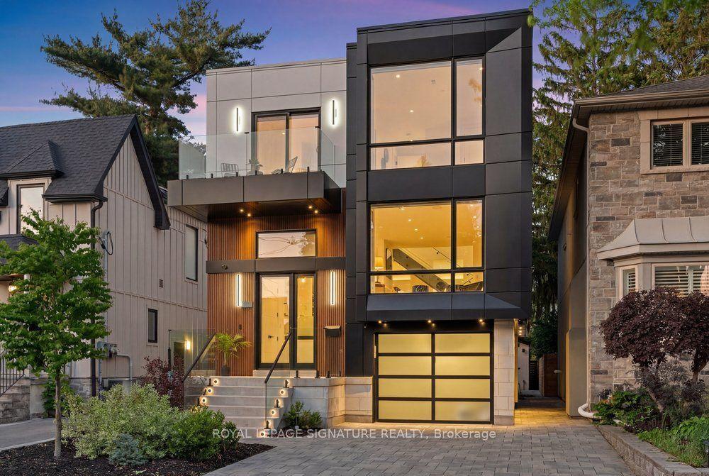 39 Derwyn Road, Toronto — Detached for sale, photo 1