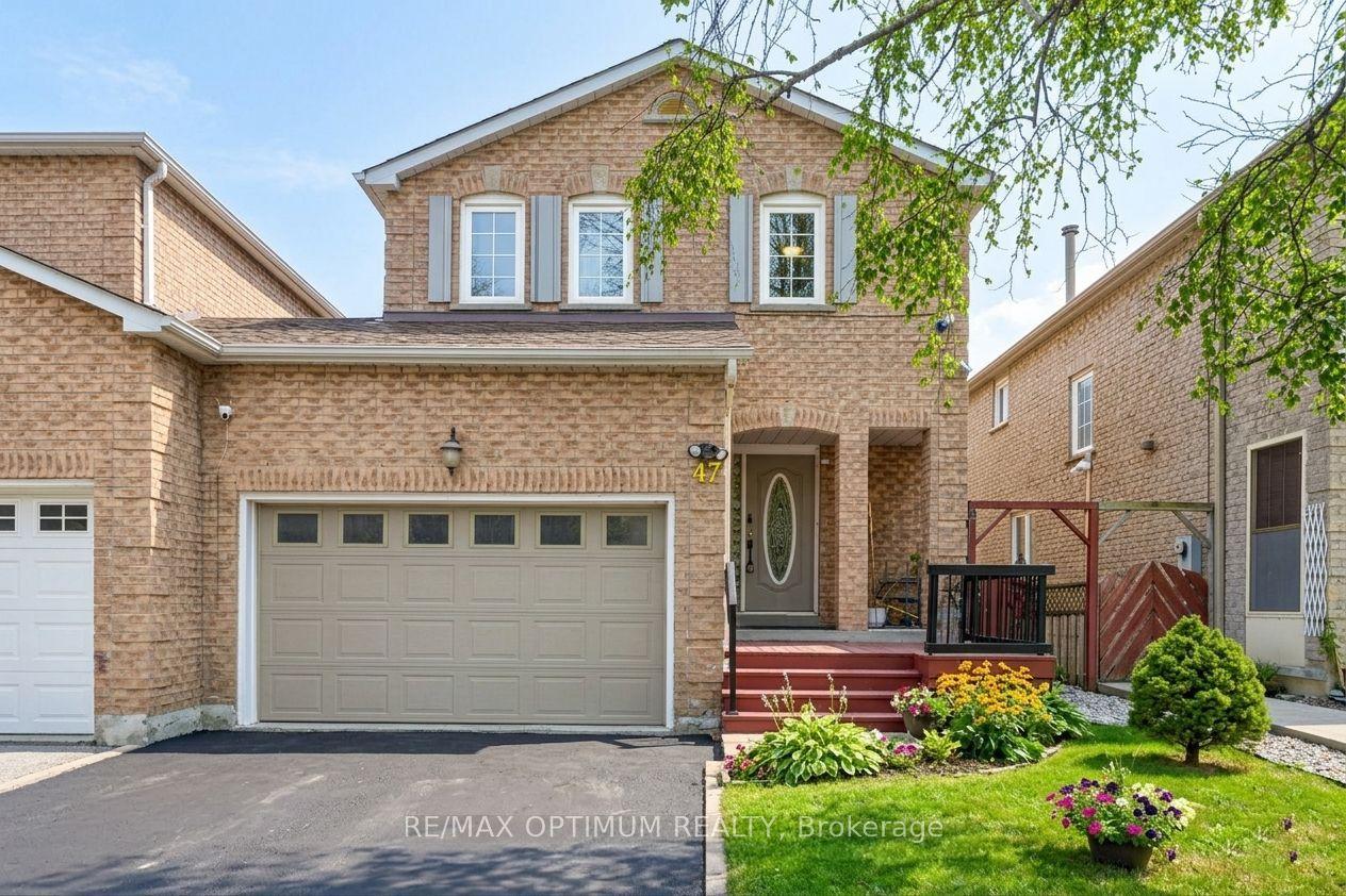 47 Hewitt Crescent E — photo 1