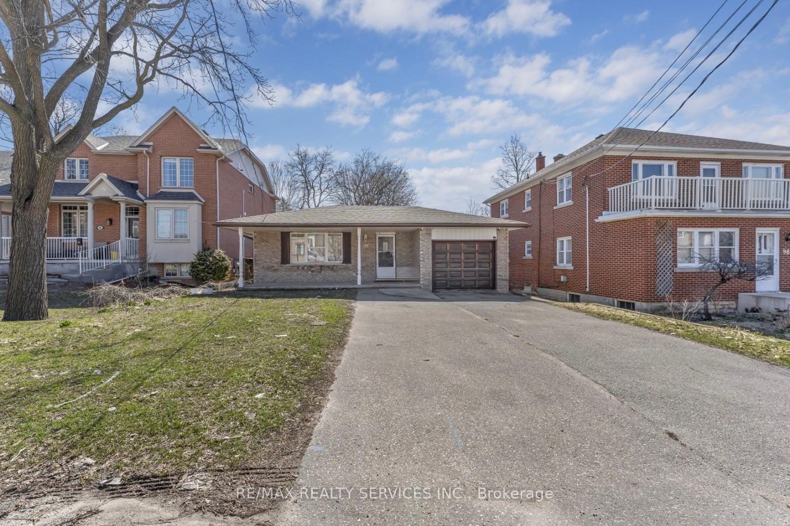 94 Gage Avenue — photo 1