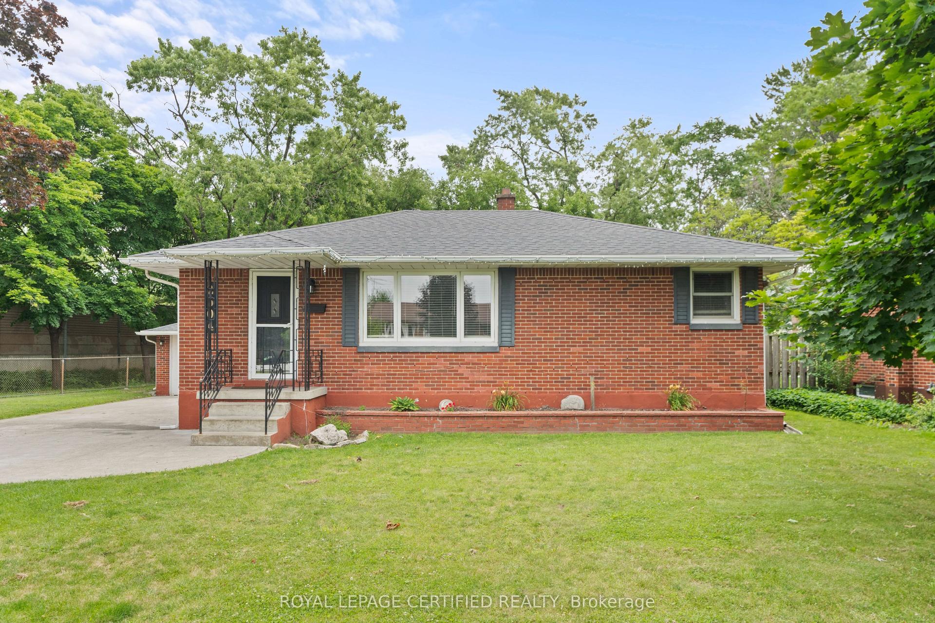 2504 Askin Avenue — photo 1