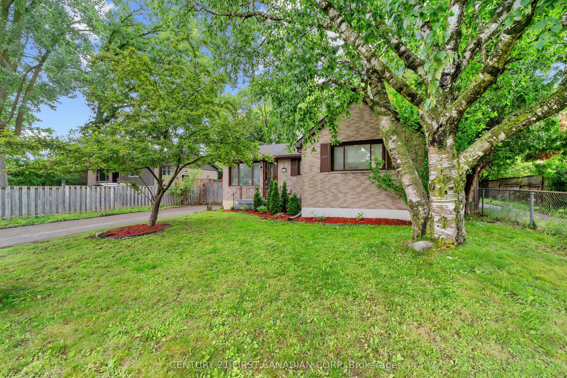 54 Manitoulin Drive, London East — Detached for sale, photo 1