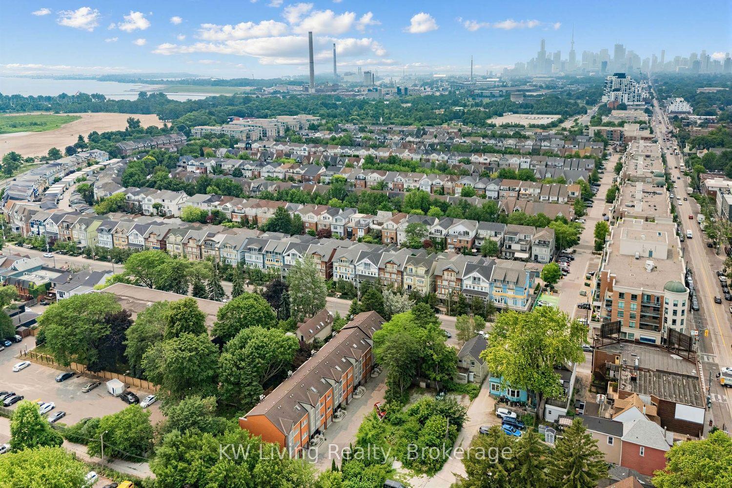 155 Woodbine Avenue TH7 #TH7, Toronto — Condo Town for sale, photo 1