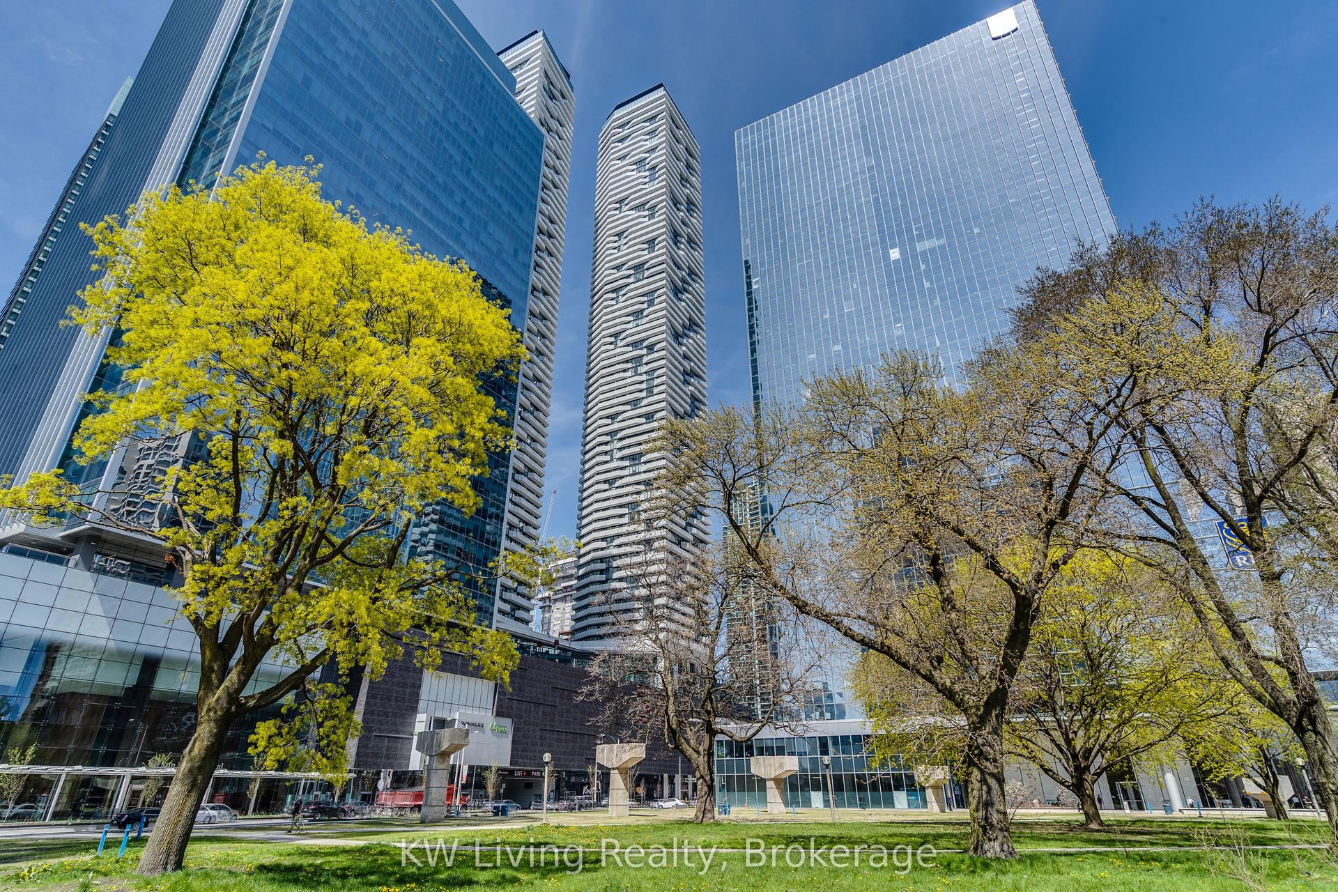 100 Harbour Street 5905 #5905, Toronto — Condo for lease, photo 1