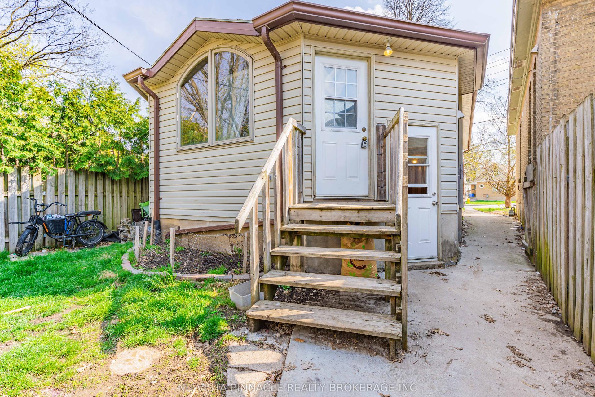 132 Wharncliffe Road N Back #Back — photo 1