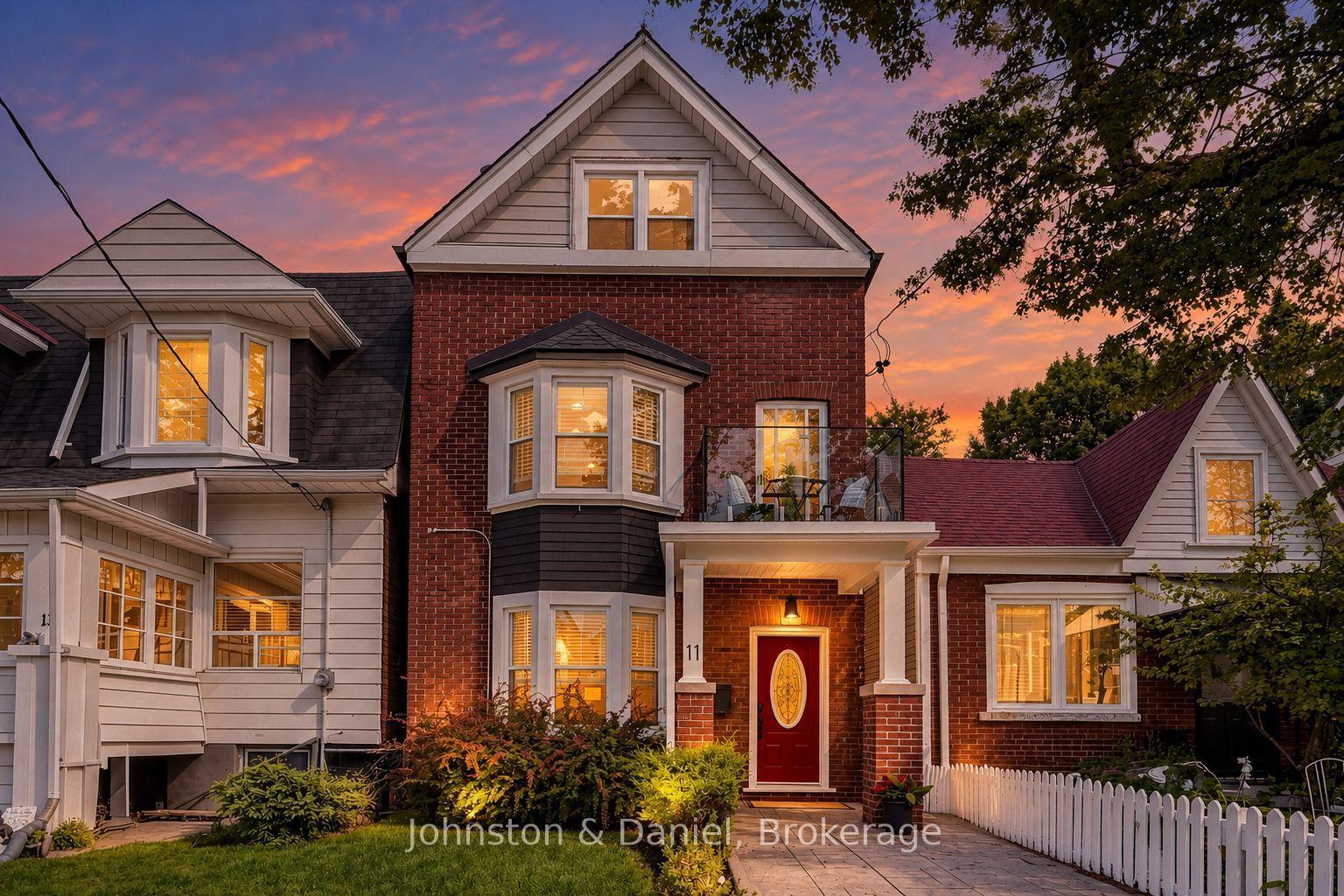 11 Ashland Avenue, Toronto — Detached for sale, photo 1