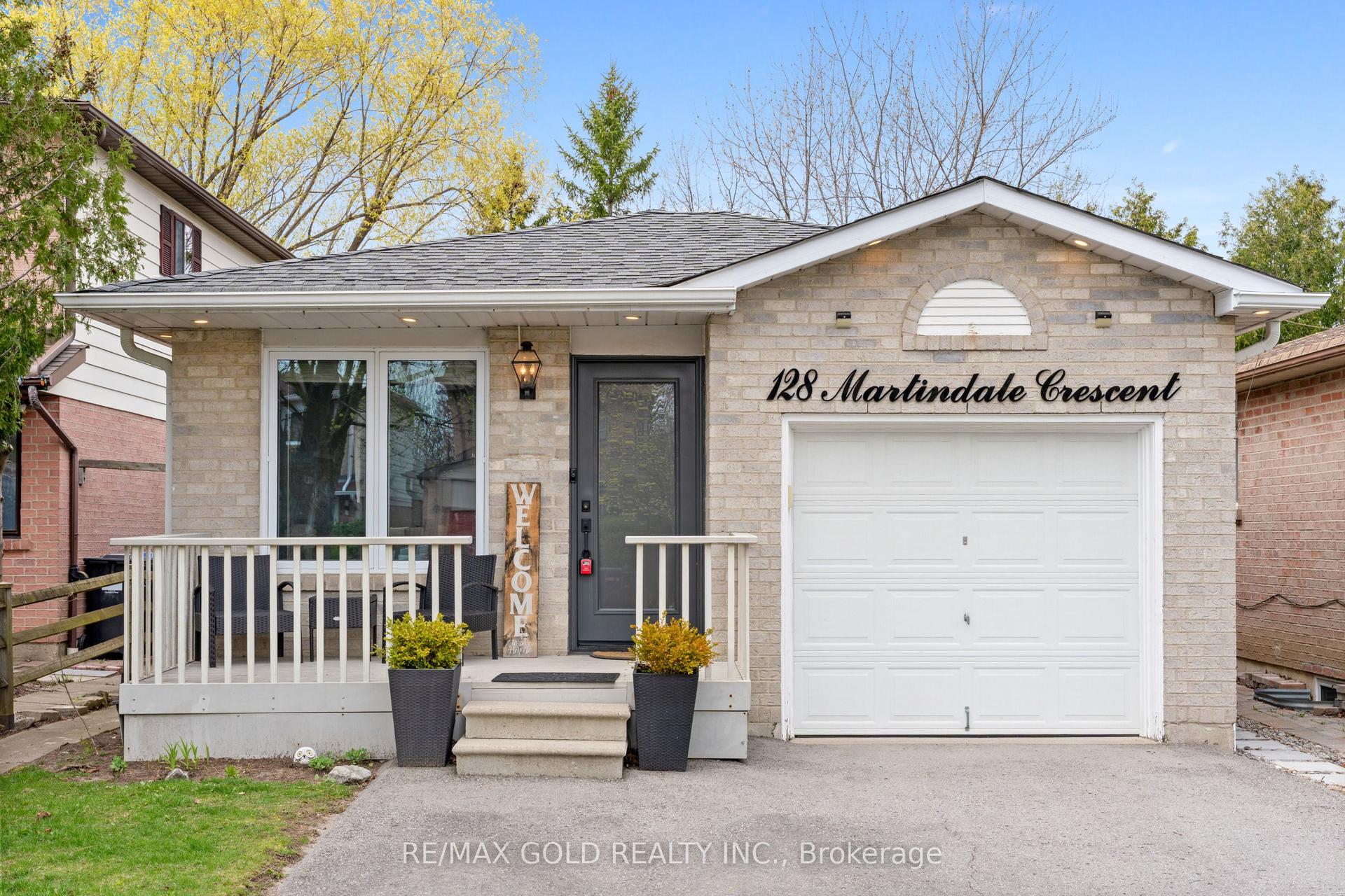 128 Martindale Crescent — photo 1