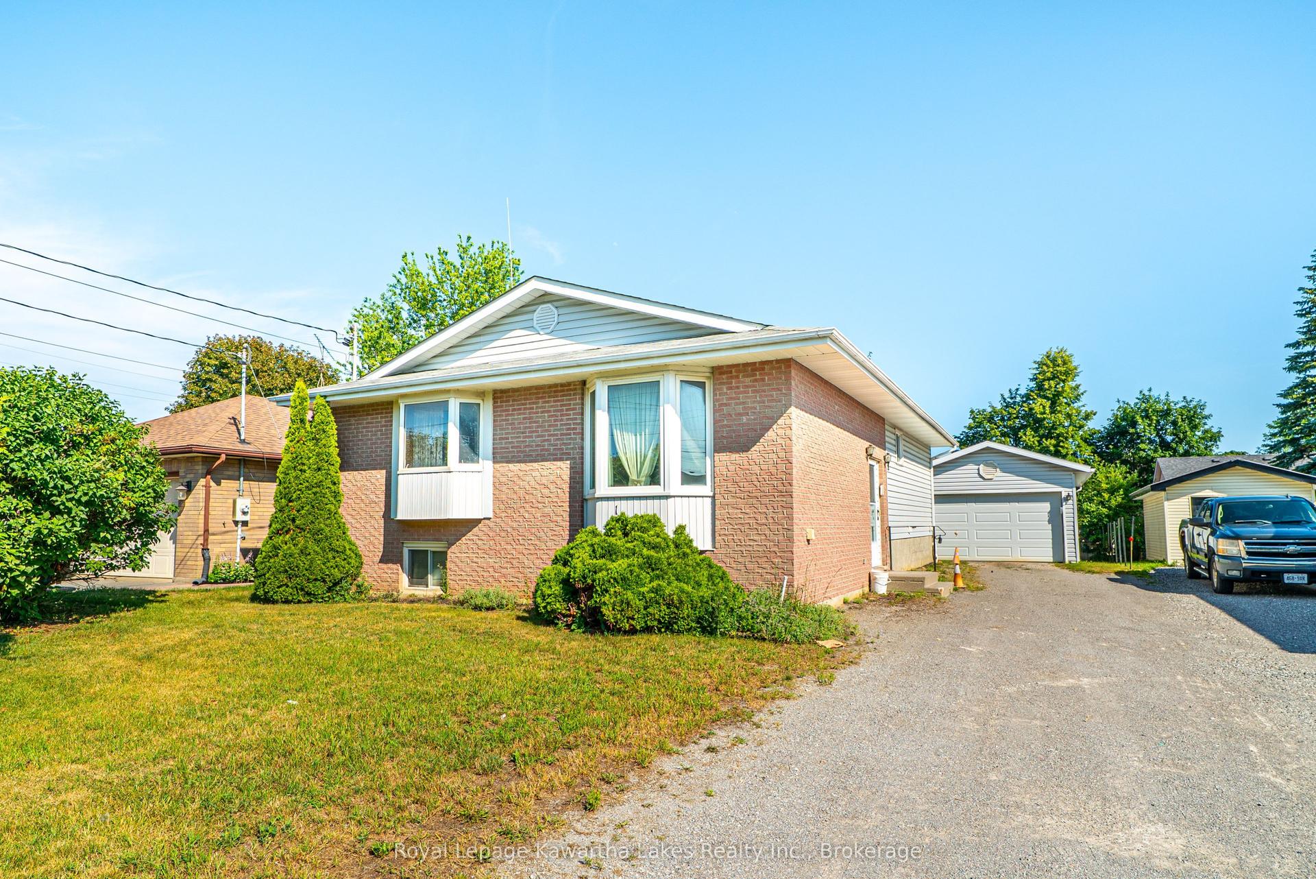 182 Colborne Street W, Kawartha Lakes — Detached for sale, photo 1