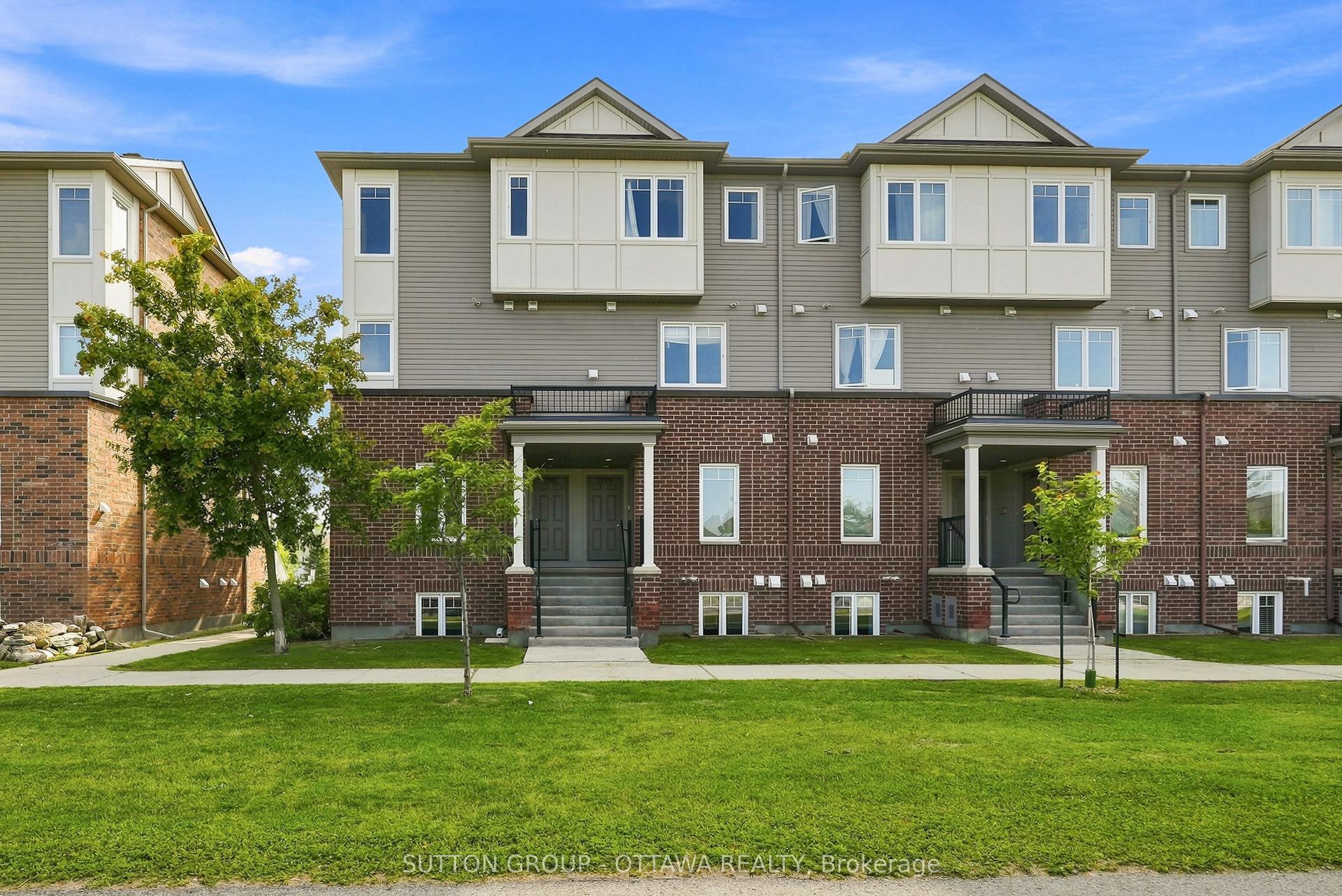 2563 Longfields Drive, Barrhaven — Condo Town for lease, photo 1