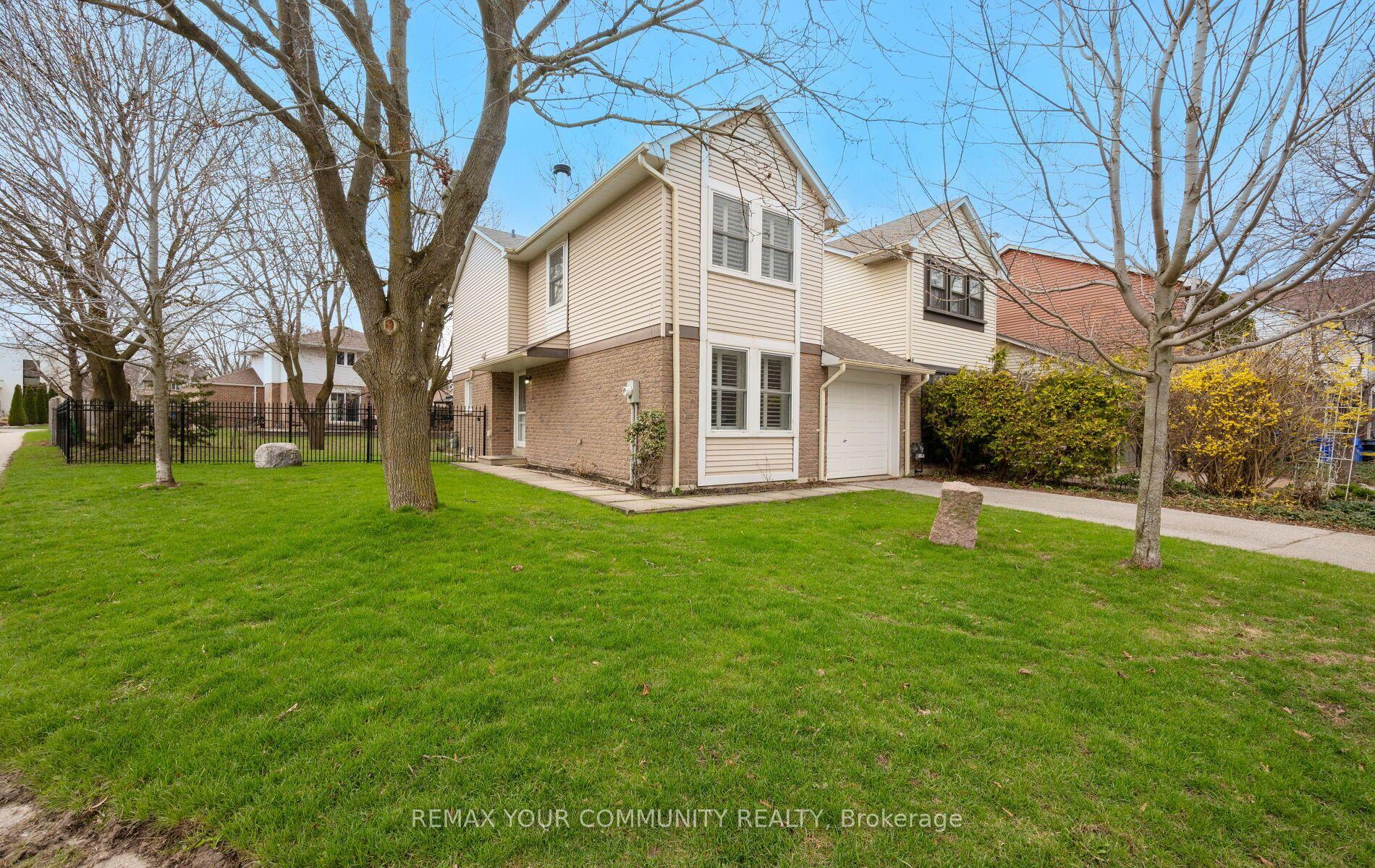 4 Sandusky Crescent — photo 1