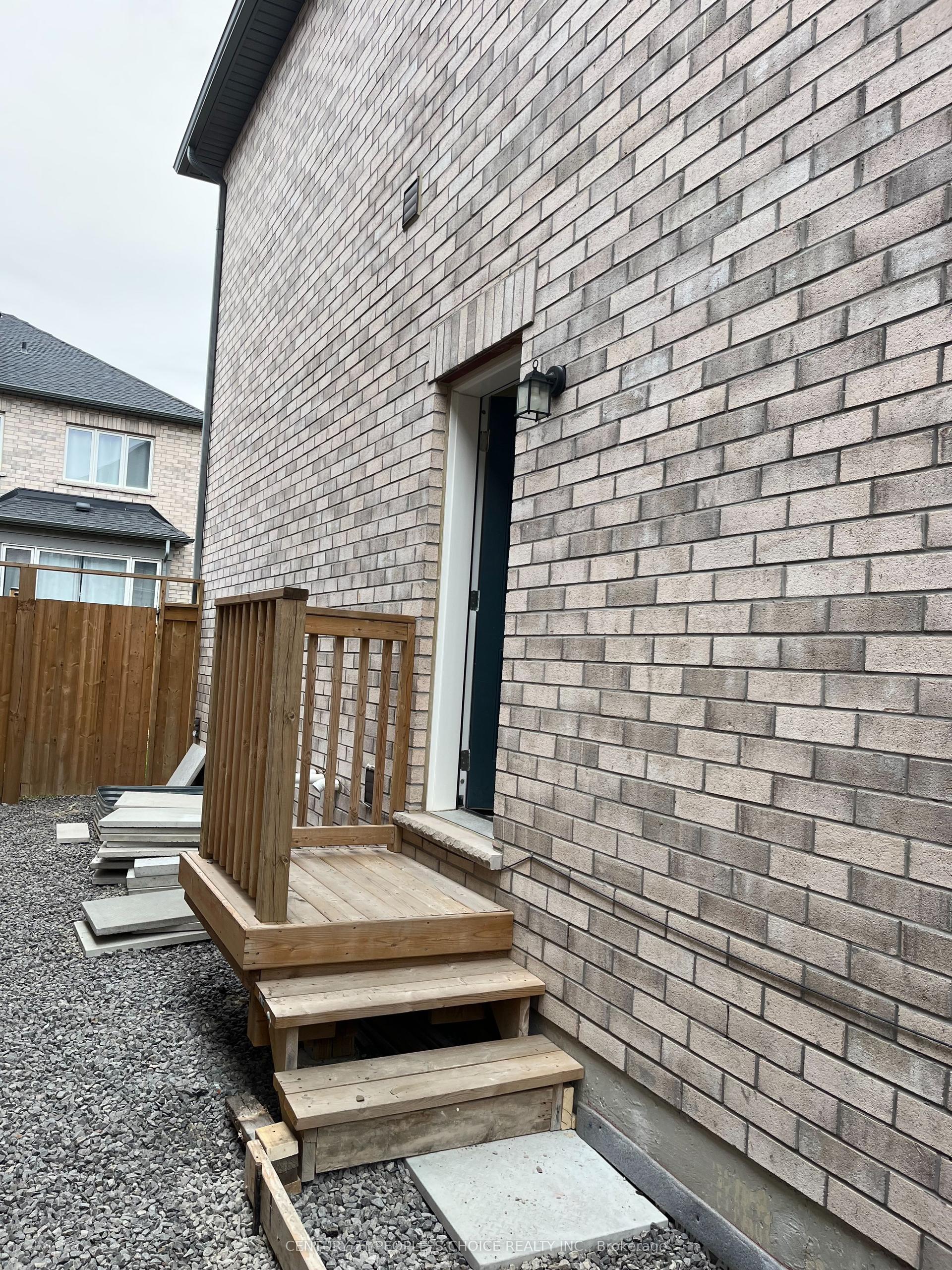 16 Gemma Place — photo 1