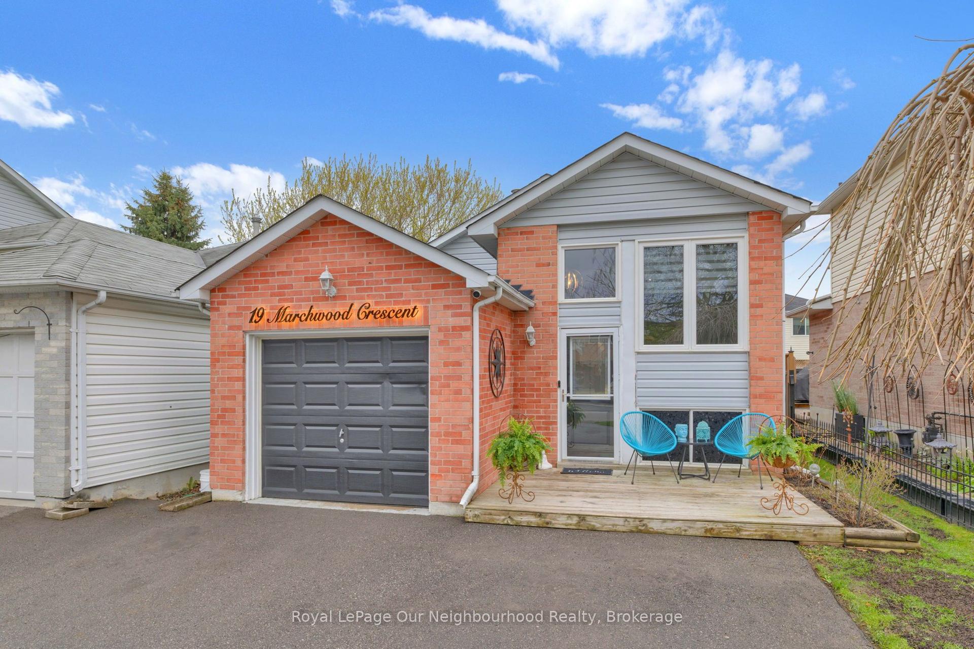 19 Marchwood Crescent — photo 1
