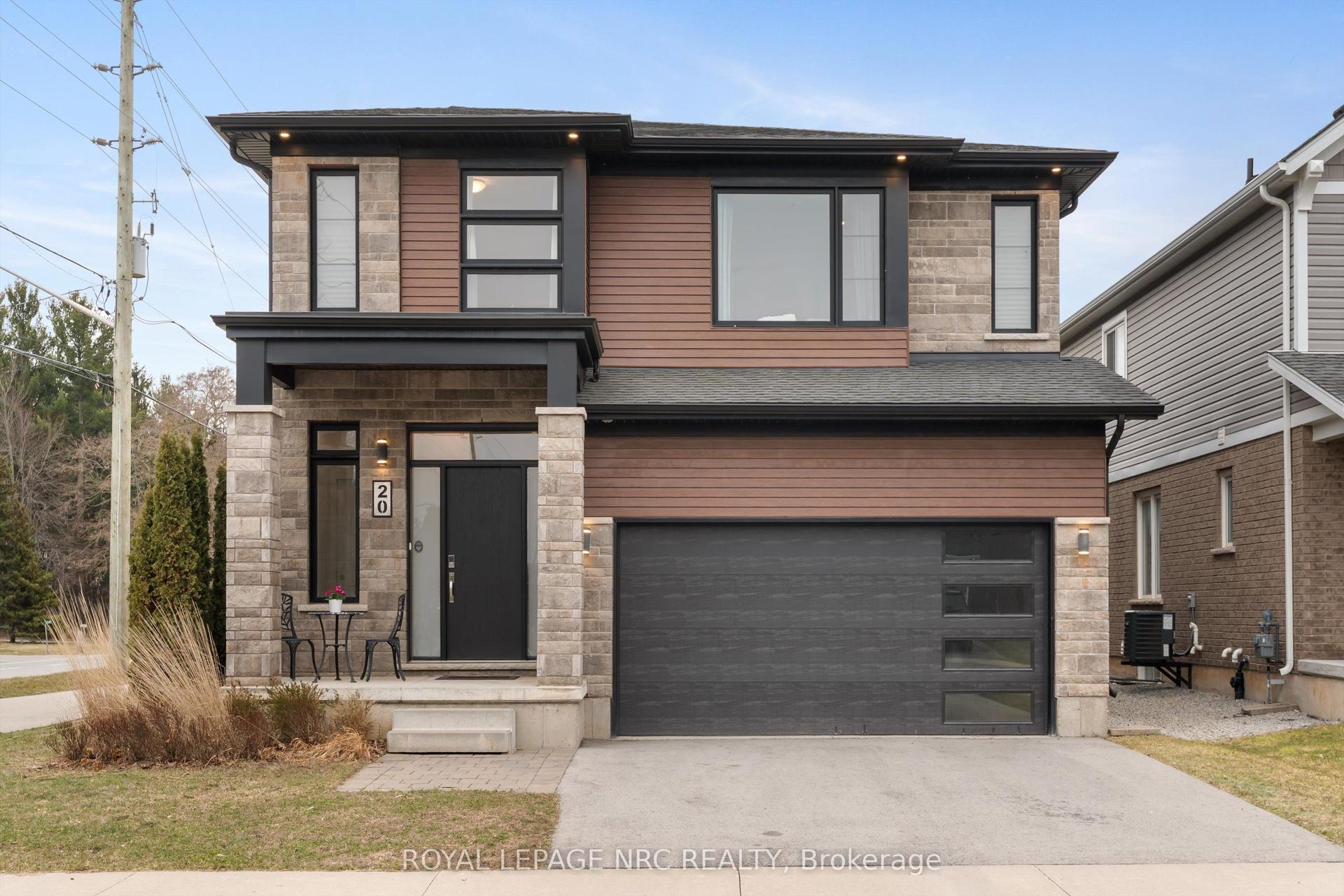 20 Myrtle Street — photo 1