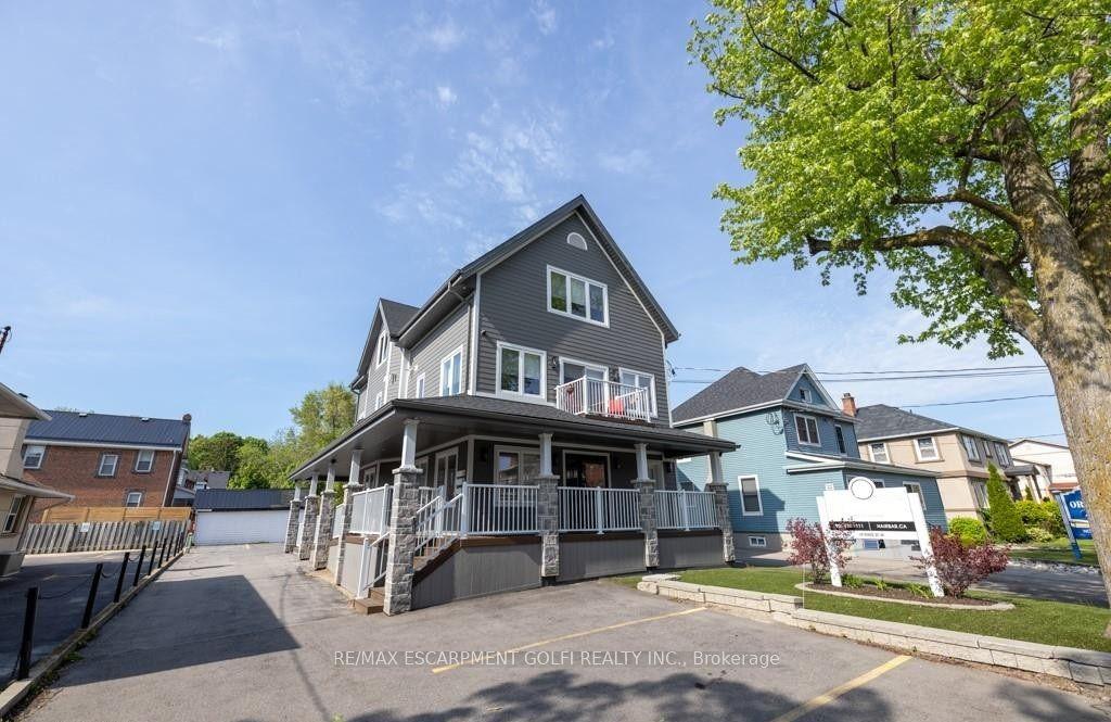 19 KING Street W — photo 1