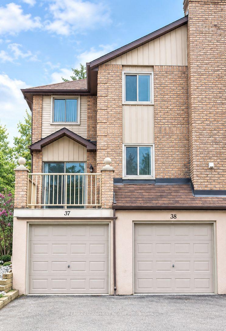 38 Elora Drive 38 #38, Hamilton — Semi-Detached for lease, photo 1