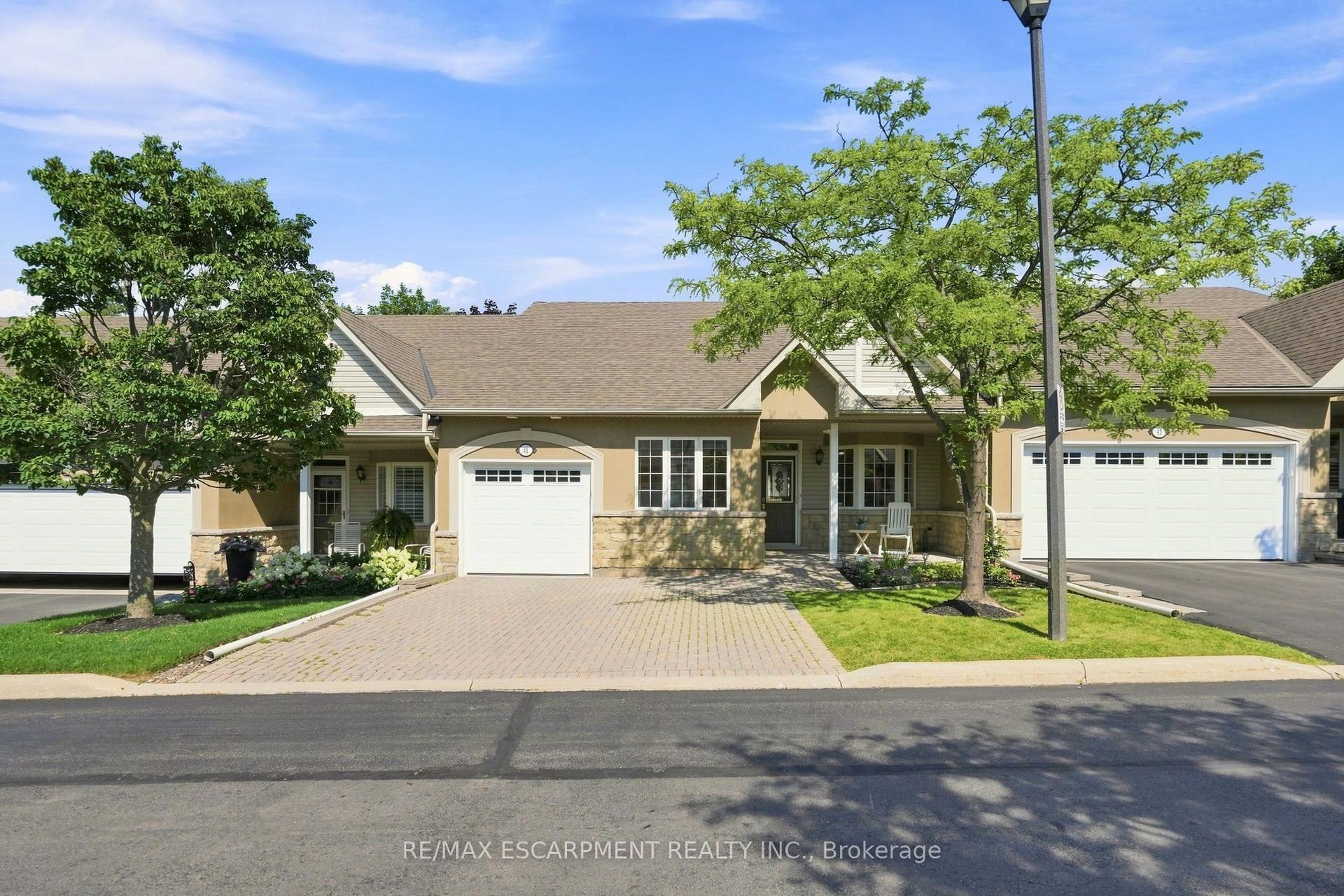 212 Stonehenge Drive 41 #41, Hamilton — Condo Town for sale, photo 1